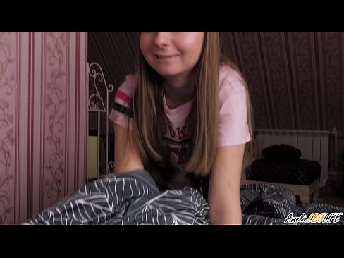 ❤️ Mae Blondie yn Sugno ei BFF yn Ddwfn ac yn Cael Cum Yn Ei Cheg Porno wrthon ni ❌️